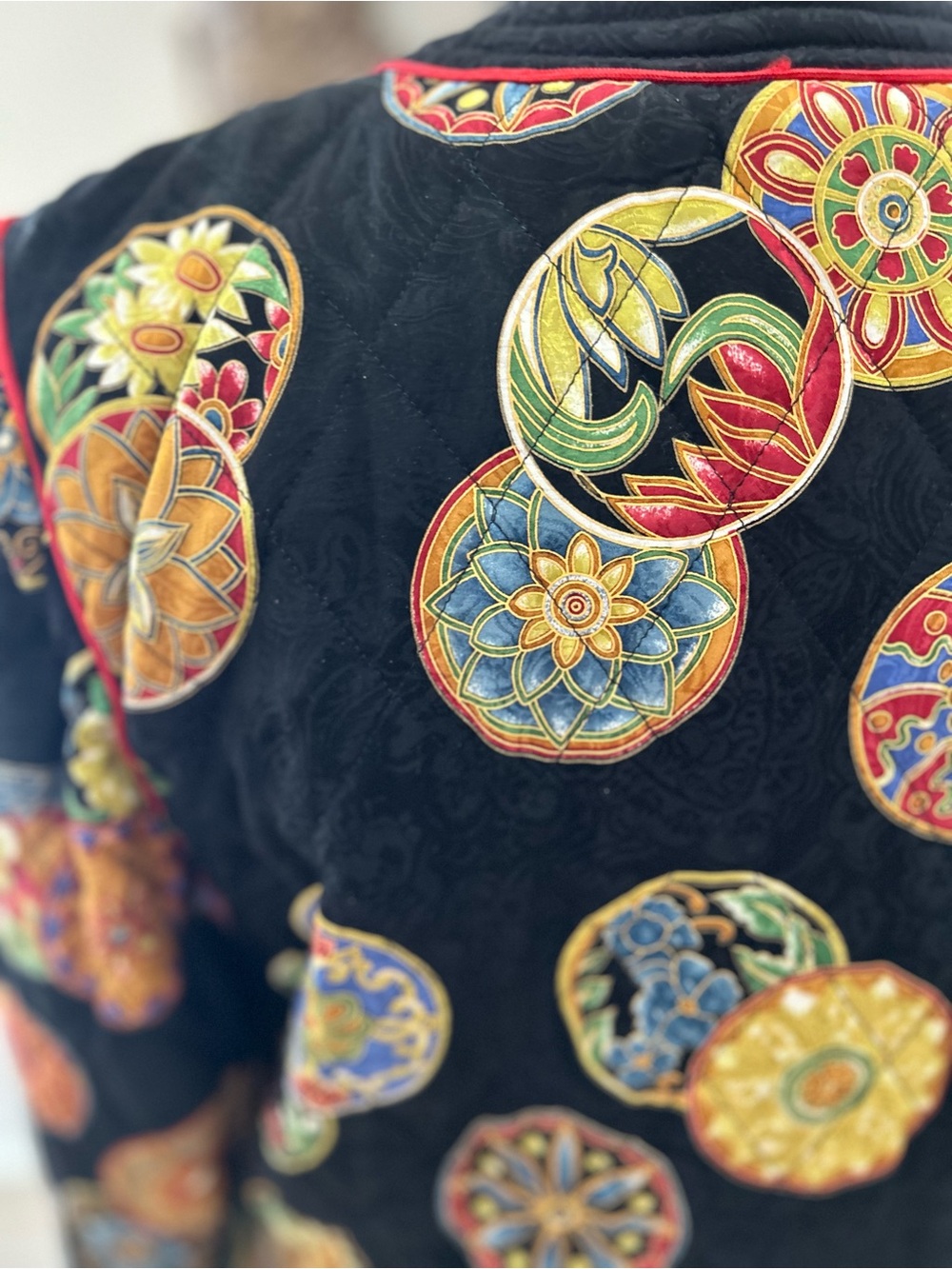 RARE Boutique Design Silk Circle-Pattern Jacket - Picture 9 of 14